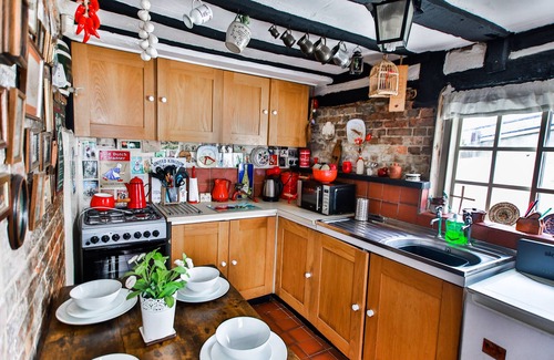 Old Town Hastings Apartment | The Captains Cottage