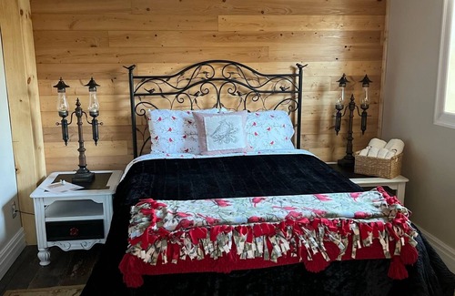 Rogers City Bed & Breakfast | The Cardinal's Nest
