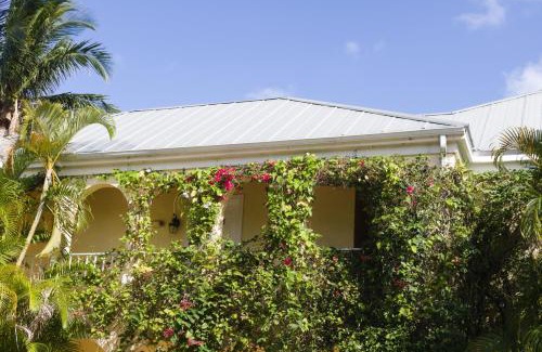 Vero Beach Hotel | The Caribbean Court Boutique Hotel