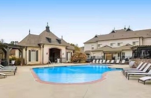 Oxford House | The Carl, 2BR Classic Charm by Velvet Ditch Villas