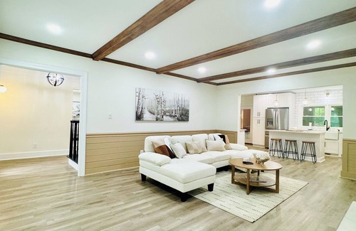 Charlotte House | The Carmel House, fully renovated in South Park Area.