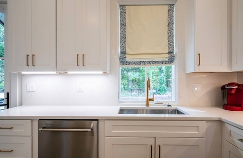 Oxford House | The Carolina, 2BR Luxe Stay by Velvet Ditch Villas