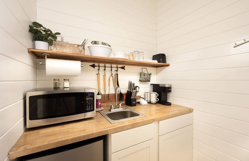 Alexander Cottage | The Carson at Ridgeview. Asheville rental! Luxury Glamping!
