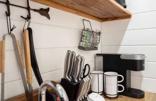 Alexander Cottage | The Carson at Ridgeview. Asheville rental! Luxury Glamping!