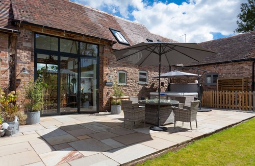 Bridgnorth Cottage | The Cart House - a stunning converted barn sleeping four guests