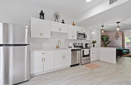 Wynwood Art District House | The Carter - A Rustic Pool Housen