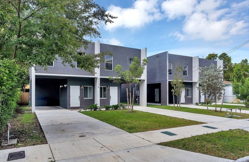 Wynwood Art District House | The Carter - A Rustic Pool Housen