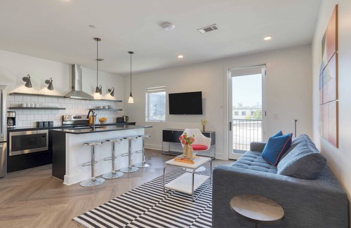 Historic Edgefield Apartment | The Carter by AvantStay – Spacious Stay Near Downtown