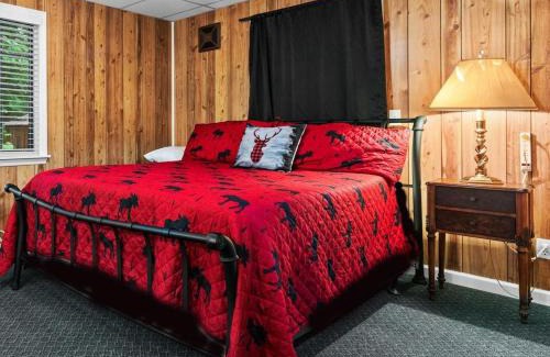 Wiley Hotel | The Cascades Inn-Waterfall Retreat