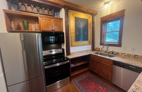 DeLand Apartment | The Casita is a stunning villa in a tropical oasis in historic downtown DeLand.
