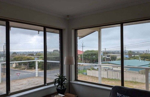 Goolwa Beach House | *THE CASTLE* Family & Pet Friendly
