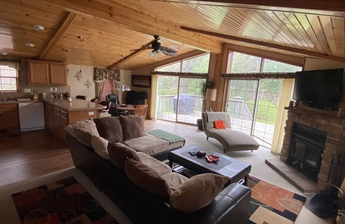 New Lisbon House | The Castle Rock Chalet