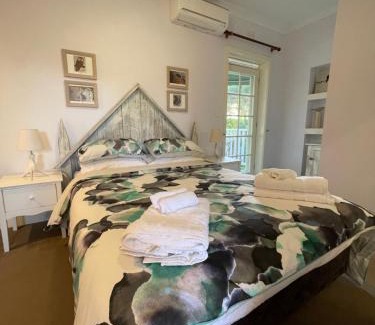 Cowes Hotel | The Castle - Villa by the Sea