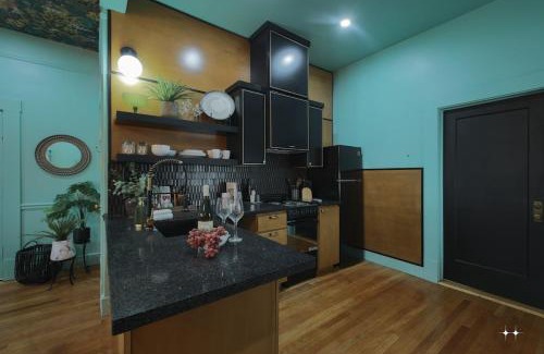 Downtown El Paso Apartment | The Cat's Meow Apt 1 Sunset Heights