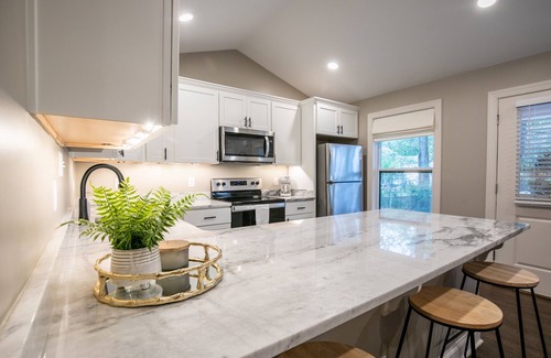 Oxford Condo | The Catherine, 1BR Cozy Studio by Velvet Ditch Villas