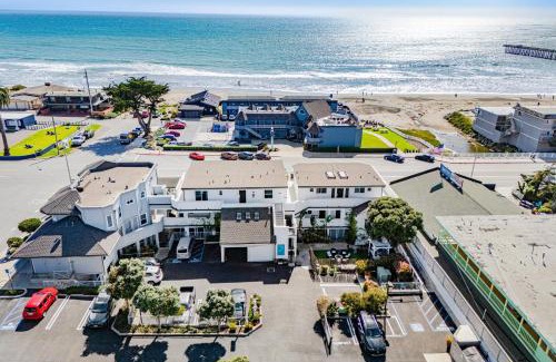Cayucos House | The Cayucan Bungalows by AvantStay Pet-Friendly Getaway Steps from Cayucos State Beach