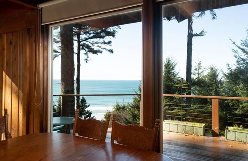 Otter Rock House | The Cedar House