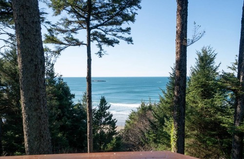 Otter Rock House | The Cedar House