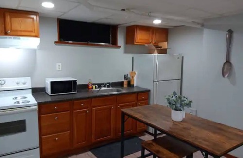 Silver Lake Apartment | The Cellar-Suite at Silver LakeNEW 1-Bed APT