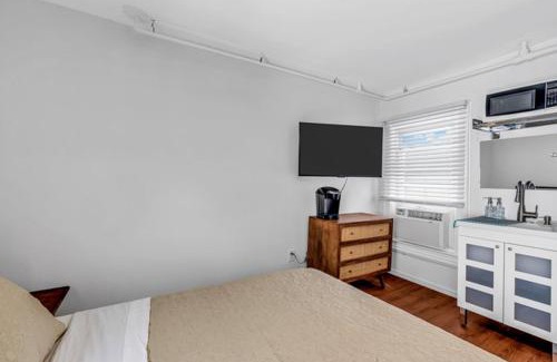 Ocean Grove Hotel | The Central Ave House
