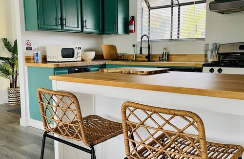 Redding House | {The Cessna Lookout} +Pool +Hot Tub +EV Charger