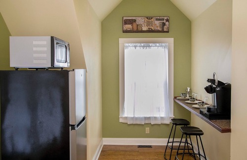 Hammondsport Apartment | The Champlin Carriage House