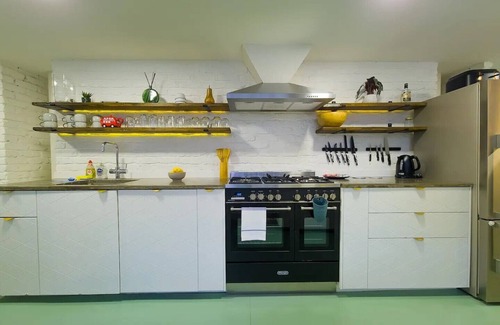 Poplar House | The Chancel · Stunning Historic Chancel Home Near DLR I PTK | Pass the Keys