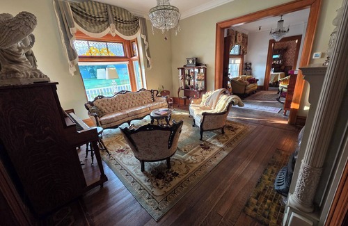 Manistee Bed & Breakfast | The Chandelier Bed & Breakfast "Maritime Room"