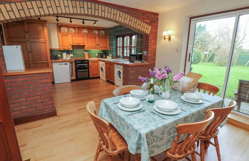Newport Cottage | THE CHAPEL, pet friendly, with open fire in Northwood, Isle Of Wight