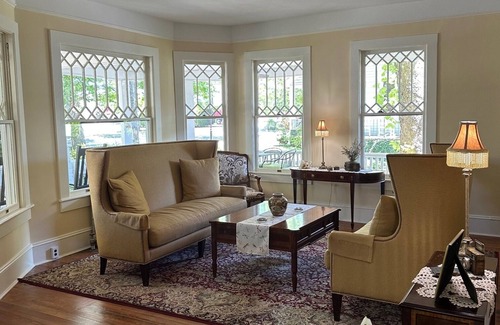 Hendersonville Bed & Breakfast | The Charleston Inn