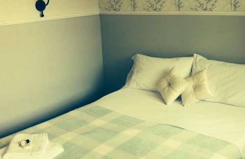 Charlton Marshall Hotel | The Charlton Inn