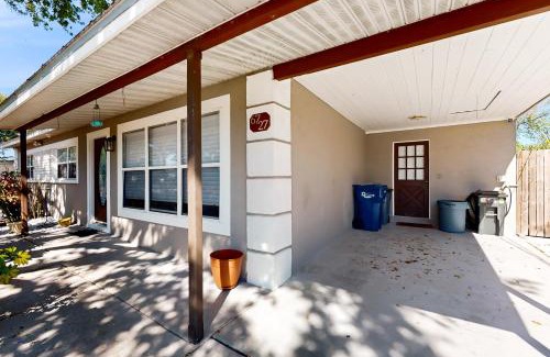 Bayshore Gardens House | The Charter House