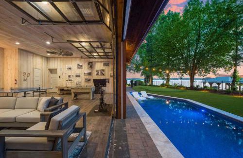 Mayhew House | The Chasestone