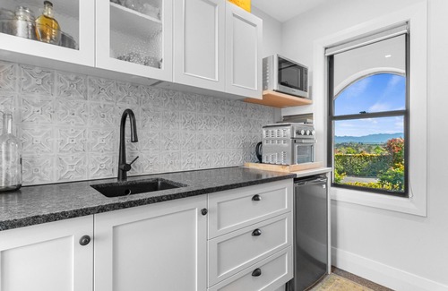Omokoroa Cottage | The Chateau Grande – Exclusive Couples Retreat