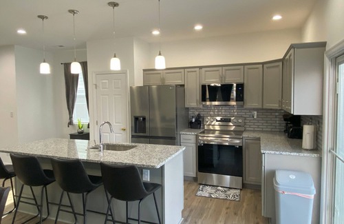 Norfolk House | The Chesapeake GraynnHistorical Waterside Districtn20 mins to Oceanfront nn
