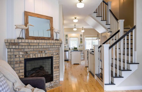 Holland House | "The Chesapeake" Luxury Townhome, Pool, Hot Tub, Golf Membership, Near Lake and Beaches