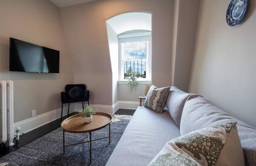 South End Apartment | The Chester: Urban Luxury, Modern Design