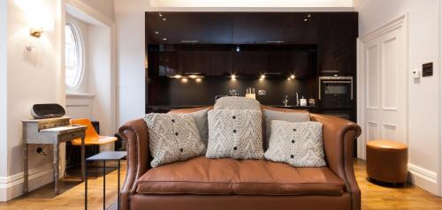 City of Westminster Apartment | The Chesterfield Suite