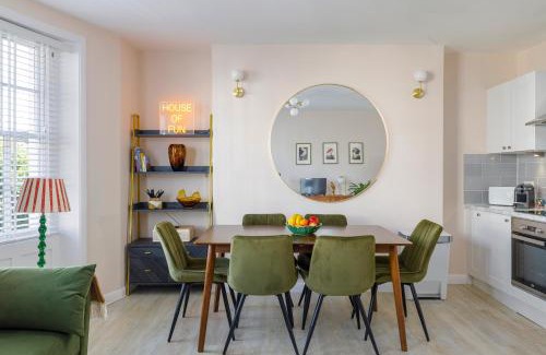 Kemptown Apartment | The Chic Coastal Retreat - 3BD