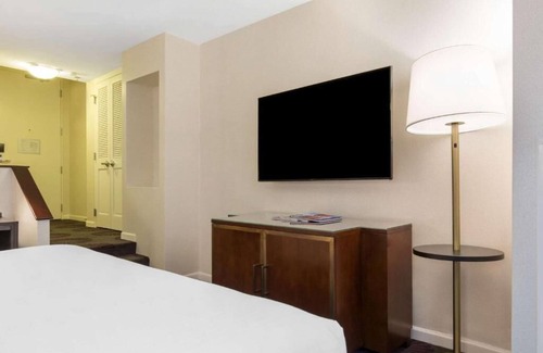 Streeterville Hotel | The Chicago Hotel Collection, Standard Double Queen with City Views