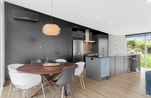 Waipu House | The Chocolate Box - Waipu Cove Holiday Home
