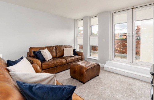 Chorlton-cum-Hardy Apartment | The Chorlton- Luxury Stay In The Heart Of Chorlton