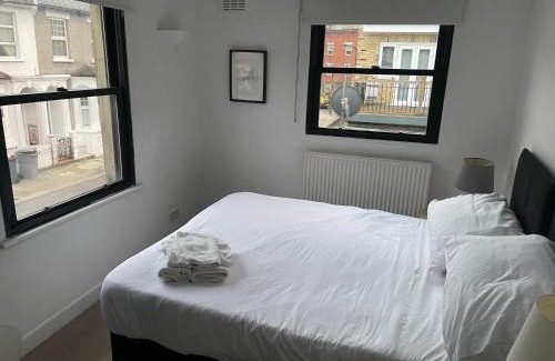 Kensal Green Apartment | The CiniCue House