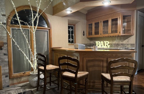 Porterville House | "The Citrus House on the Prairie"nFARM STAY RETREAT