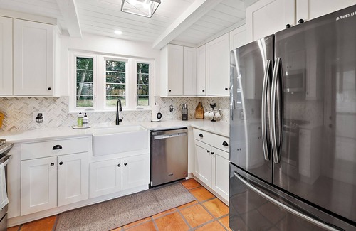 Mount Dora House | “The Clara” 4min drive to DT Mt Dora! Fenced in home on huge lot!