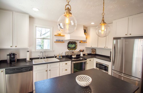 Athens House | The Classic City Cottage-1 Mile from Downtown Athens!