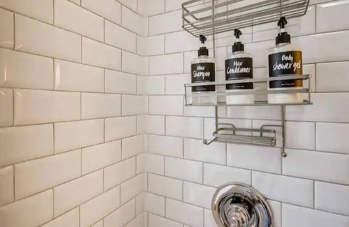Weinland Park House | The Claudius Mid-Century Townhouse near OSU and Victorian Village