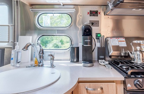 Gardiner House | The Clementine- rad camper 5 minutes from the Gunks, perfect for climbers