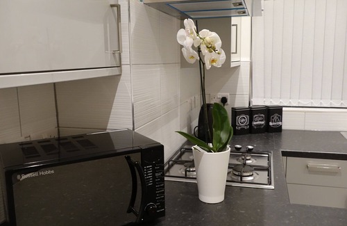 Harlington House | The Close Airport