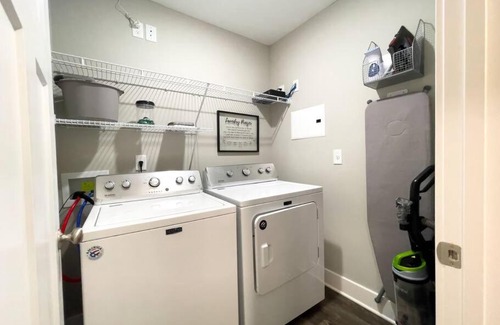Jeffersonville House | The Cloud - New Luxury Home With EV Charger